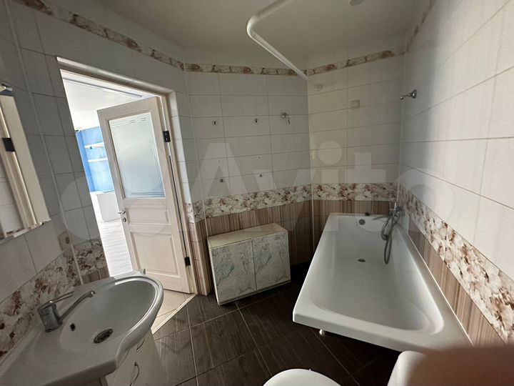 2-к. квартира, 53,3 м², 1/4 эт.