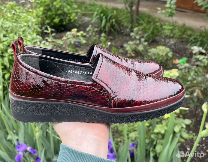 Женская кожаная обувь