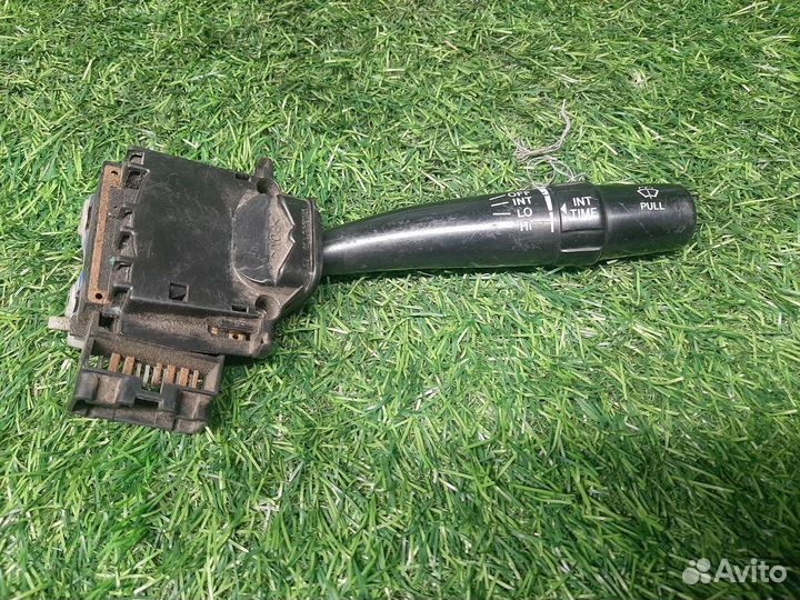 Переключатель стеклоочистиетля Toyota Avensis T220