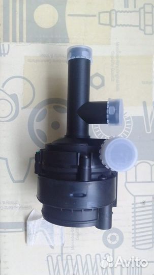 Дополнительная водяная помпа Mercedes S-Class W221