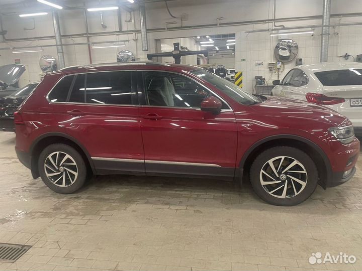 Volkswagen Tiguan 2.0 AMT, 2018, 51 500 км