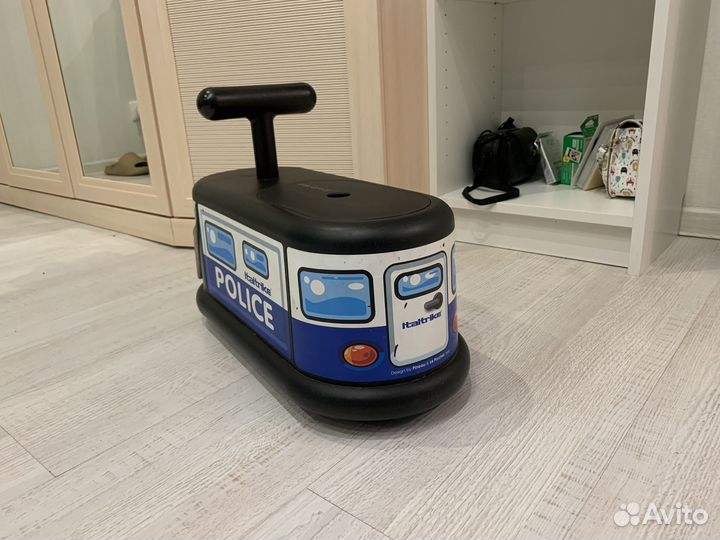 Детская машинка- каталка