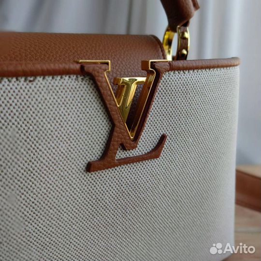 Сумка Louis Vuitton Capucines