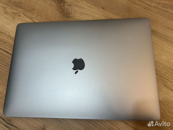 Macbook pro 15 2017 i7 16gb