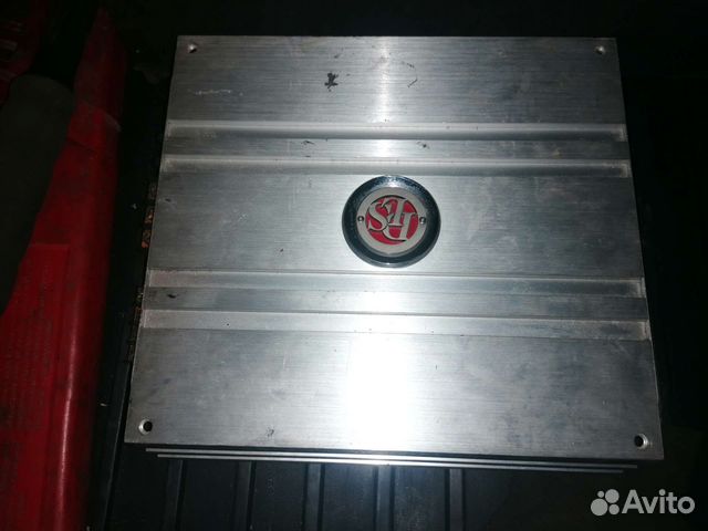 Сабвуфер с усилителем и проводами для подключения