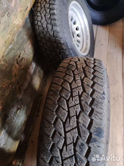 Toyo Winter Tranpath MS 235/70 R15