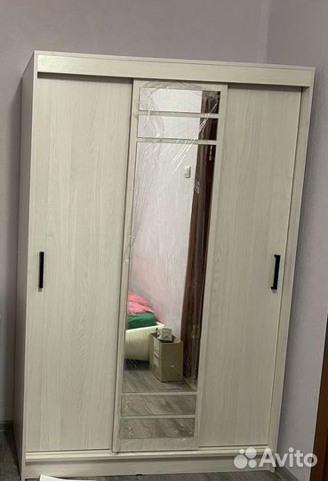 Шкаф купе с зеркалом новый