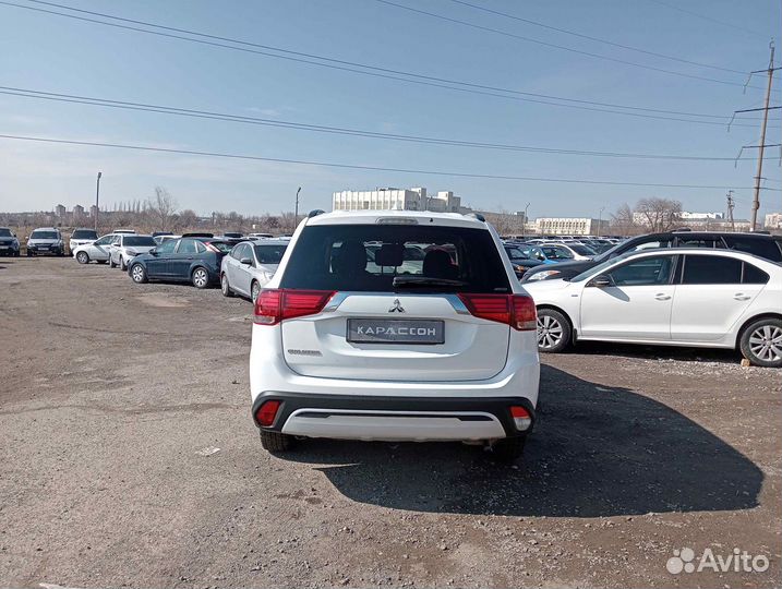 Mitsubishi Outlander 2.0 CVT, 2022, 22 500 км