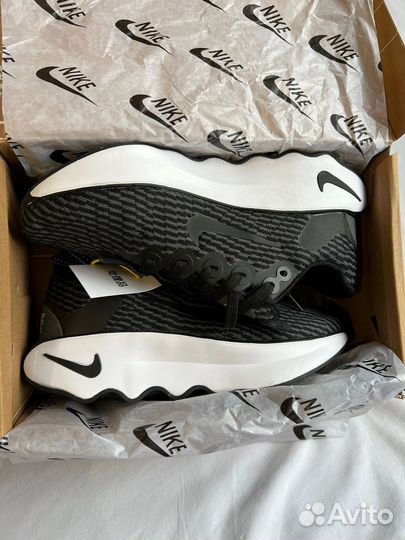 Кроссовки женские Nike Motiva black/white