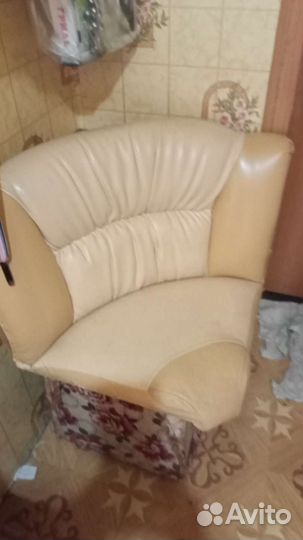 Кожанное кресло, угловая часть