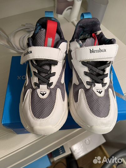 Кроссовки на мальчика размер 37