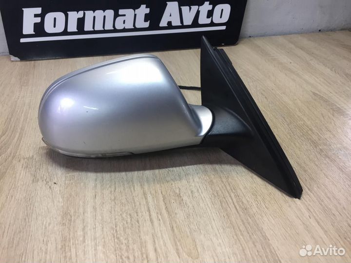 Зеркало Двери Правое Skoda Superb 2 2008