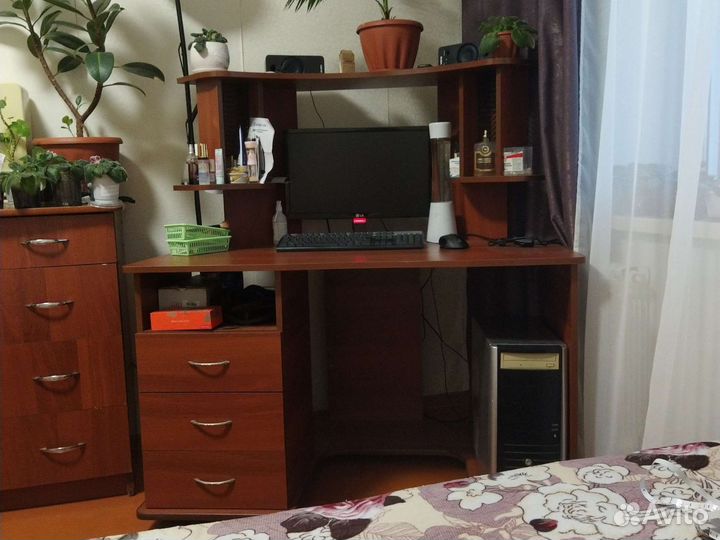 Компьютерный стол угловой