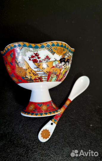 Креманка на ножкес ложкой Японскиемотивы