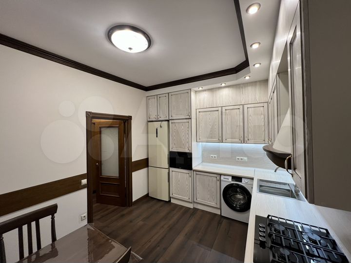 2-к. квартира, 70 м², 1/3 эт.