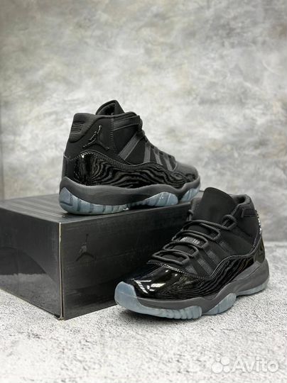 Air Jordan 11 Retro Cap & Gown