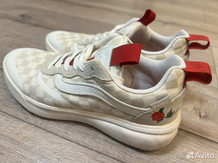 Кроссовки женские Vans