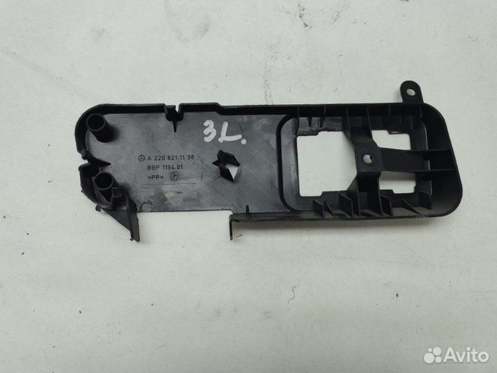 Накладка (кузов внутри) задняя левая Mercedes-Benz