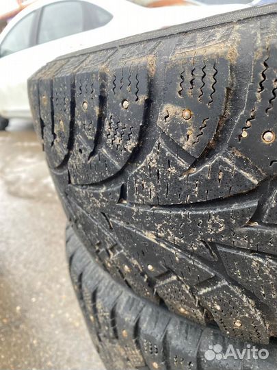 Hankook Winter I'Pike 215/65 R16 98T