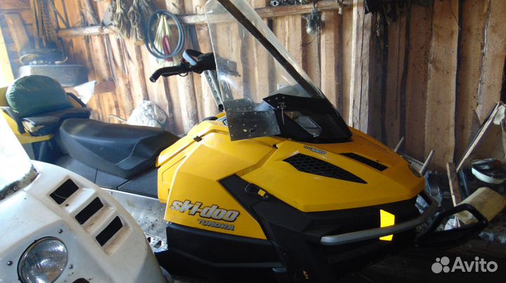 Снегоход ски до Тундра