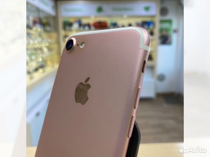 Apple iPhone 7 128Gb (розовое золото)