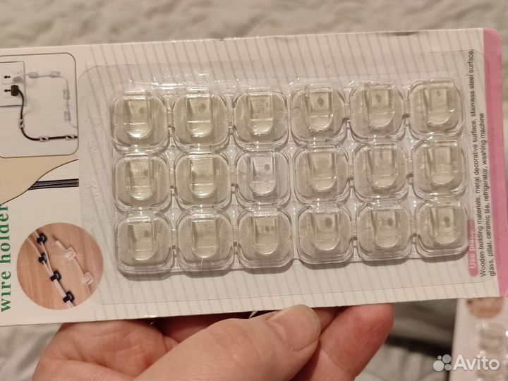 Крючки для проводов и гирлянд