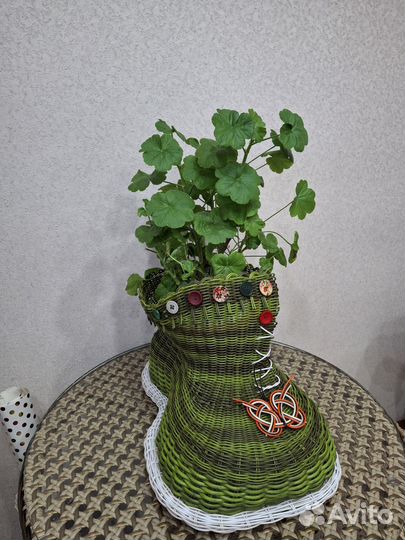 Кашпо уличное для цветов