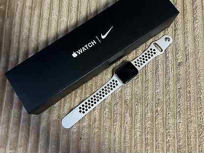 Apple watch series 5 40mm nike