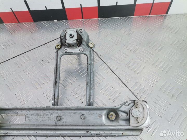 Стеклоподъемник Ford Focus рест. 2004 1331607