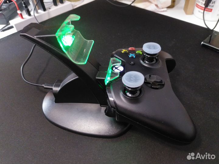 Зарядная подставка Xbox