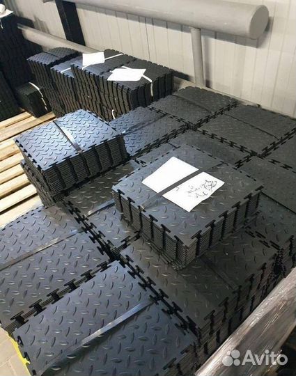 Модульная пвх плитка в автосервис / сто