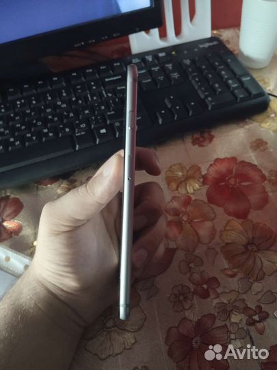 Телефон iPhone 6 plus