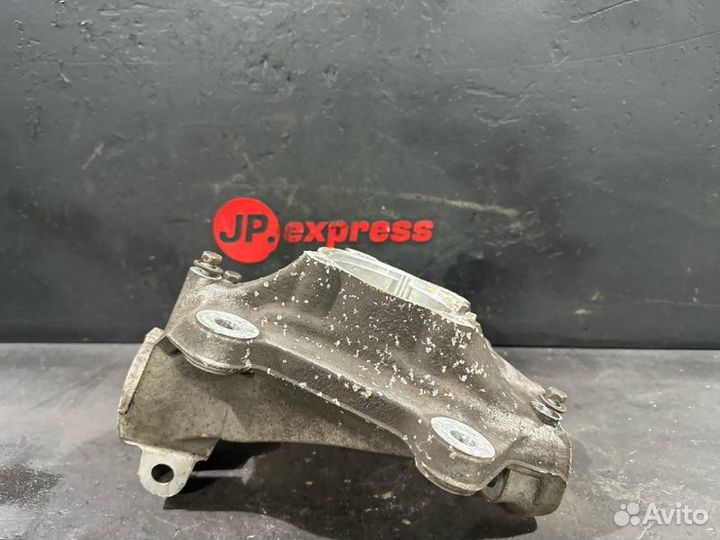 Кулак поворотный передний правый Bmw 3 E92 N46B20