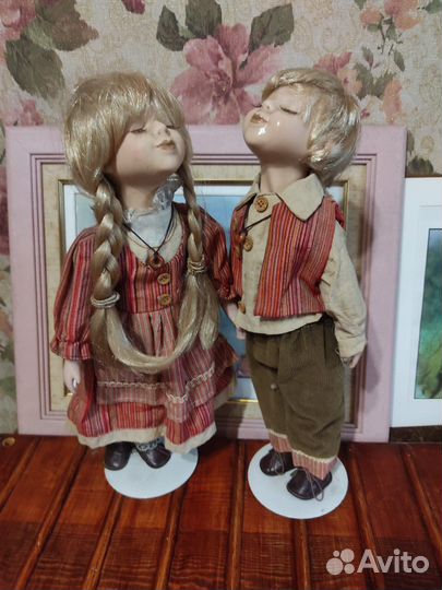 Кукла фарфоровая
