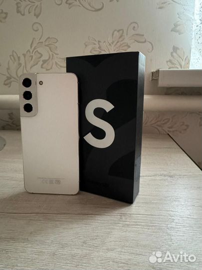 Samsung Galaxy S22, 8/128 ГБ