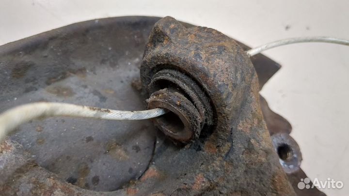 Ступица (кулак, цапфа) левая задняя Mercedes 124