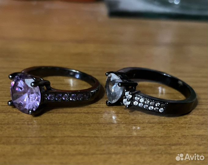 Кольца с камнями