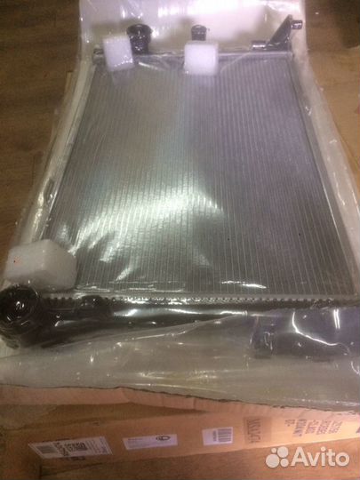 Радиатор охлаждения мерседес