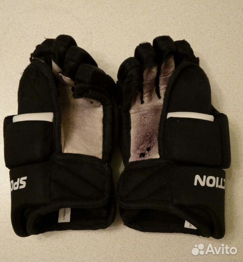 Перчатки хоккейные 12