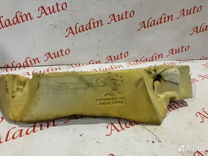 Уплотнитель багажника задний левый Ford Focus 3