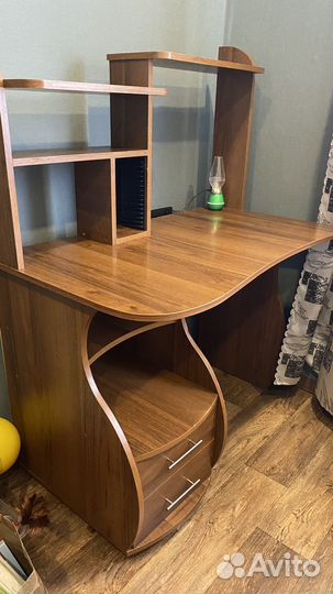 Компьютерный стол