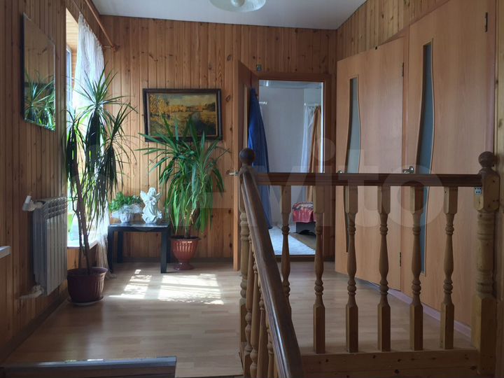 Дом 200 м² на участке 12,9 сот.