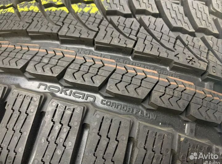 Nokian Tyres WR A4 235/45 R17