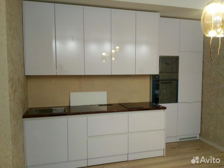 Кухня новая.Кухонный гарнитур