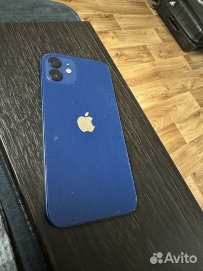 iPhone 12, 64 ГБ