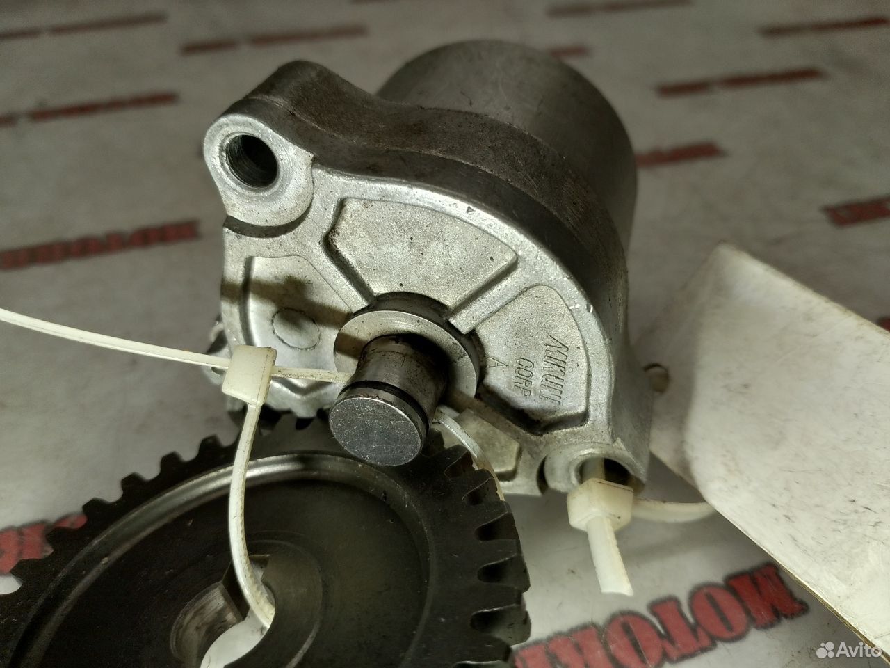 Suzuki GSF250 94 масляный насос
