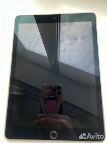 Продам iPad Pro 9.7 Wi-Fi + Cellular (нет питания)