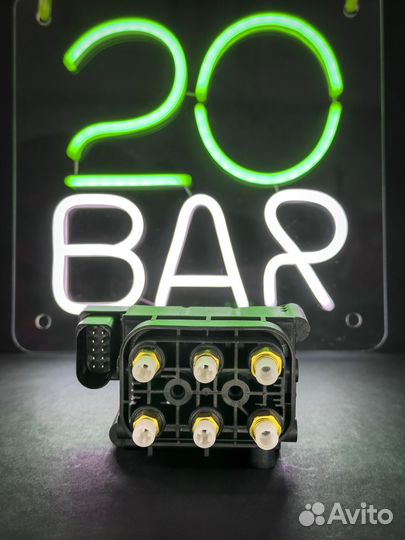 Блок клапанов пневмоподвески Bentley Mulsanne