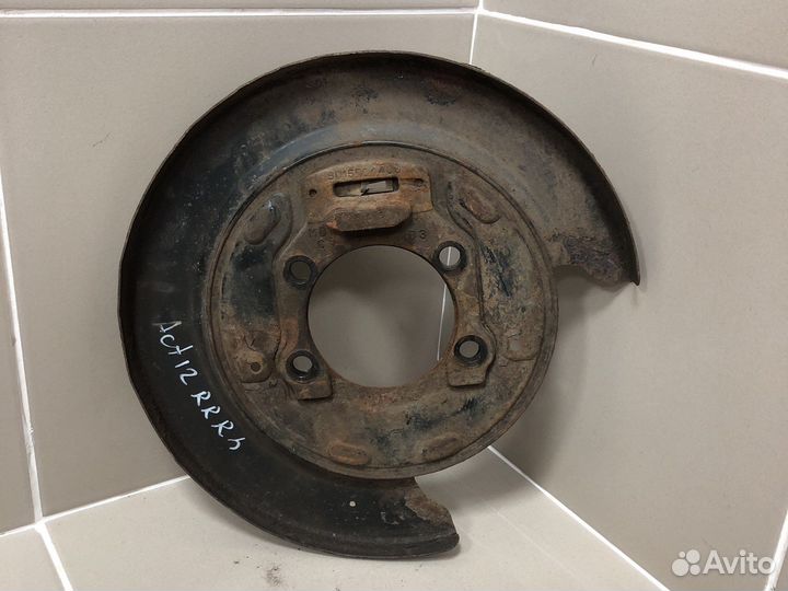 Щит опорный задний правый ssang yong actyon NEW