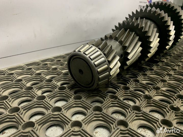 1329303008 Вал кпп промежуточный ZF